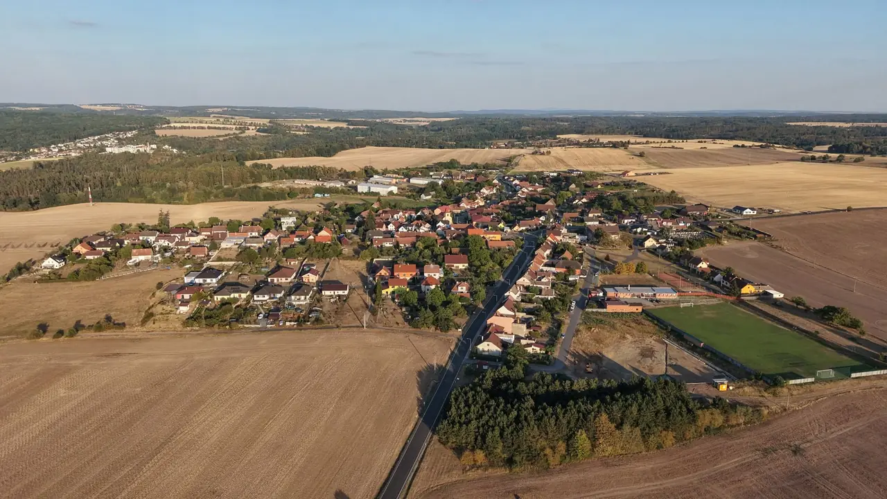 Letecký pohled na Vícenice u Náměště nad Oslavou